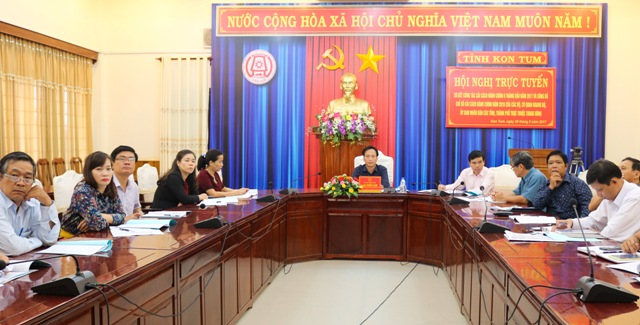 Phó Chủ tịch UBND tỉnh Lại Xuân Lâm dự sơ kết công tác CCHC nhà nước 6 tháng đầu và công bố Chỉ số C